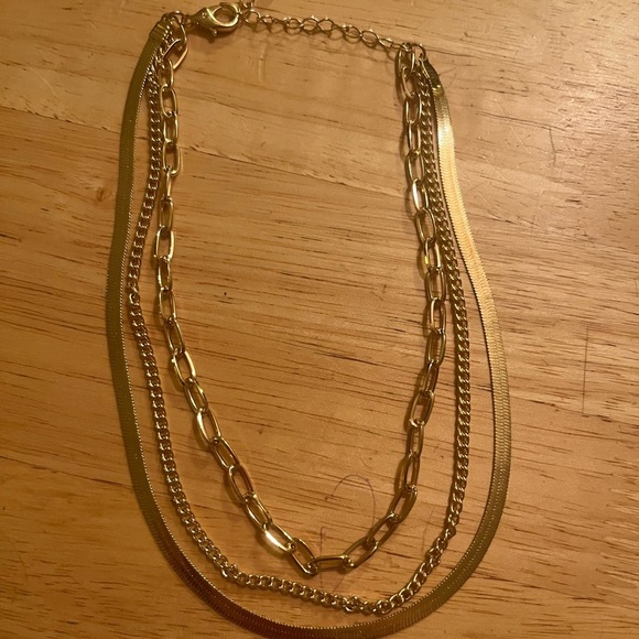 Layered Chain Necklace - Picture 2 of 4